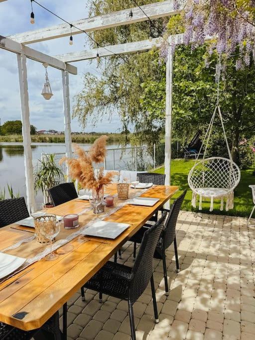Therme - Corbeanca By The Lake Luxury Villa Exterior photo